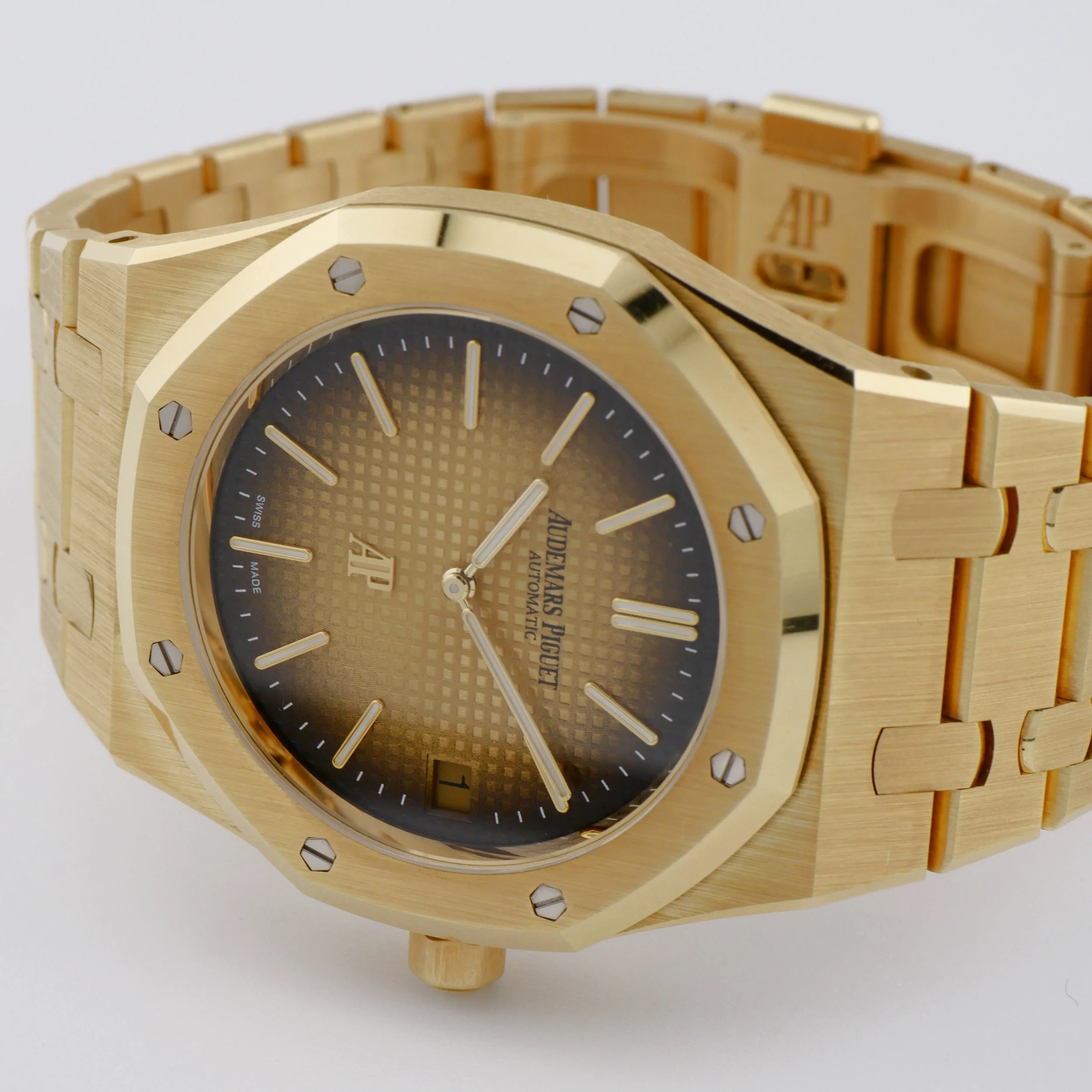 Audemars Piguet Royal Oak ''Jumbo'' Ultra Thin Gelbgold 16202BA.OO.1240BA.02 - 2024 - Image 9