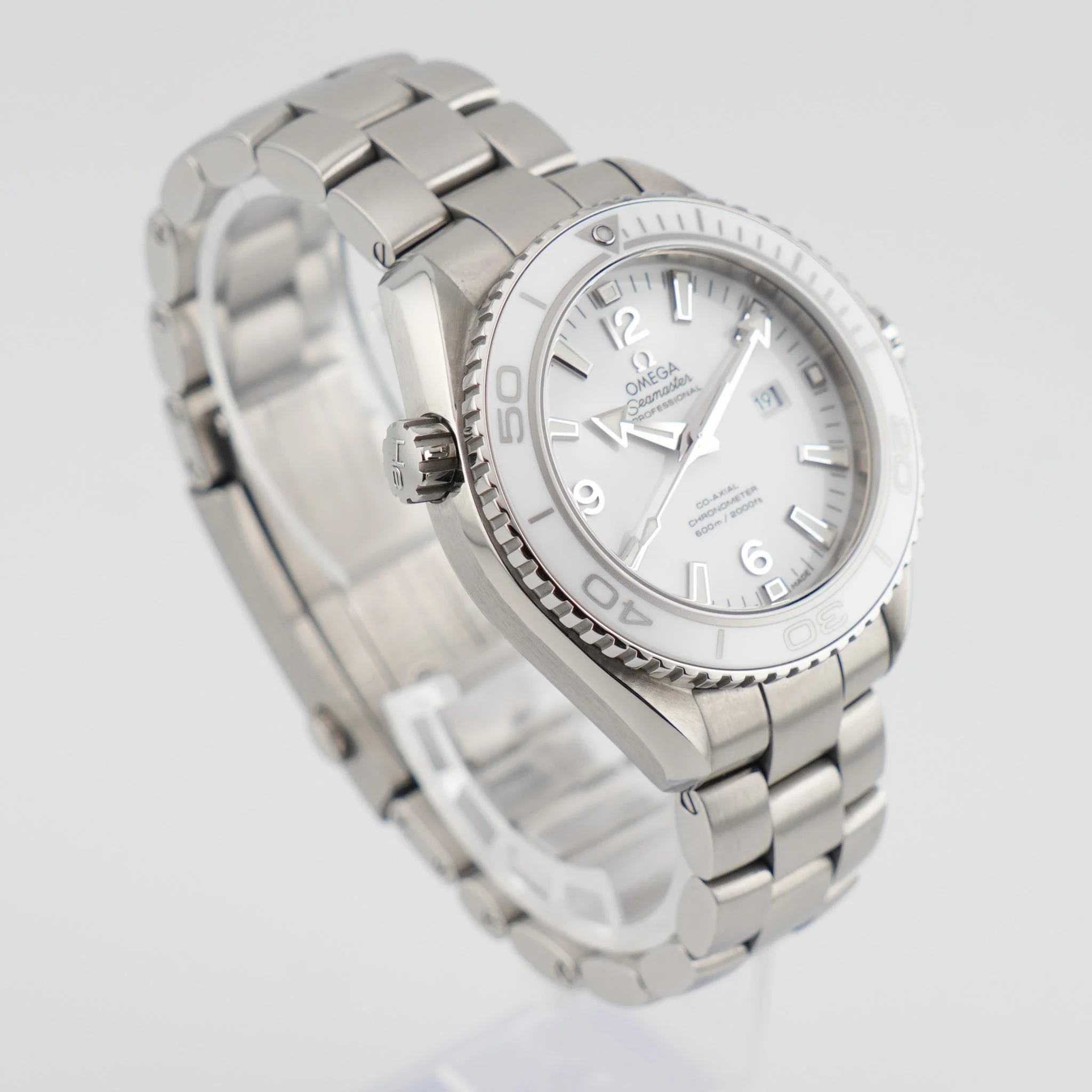 Omega Seamaster Planet Ocean 232.30.38.20.04.001 - 2016 - Image 4