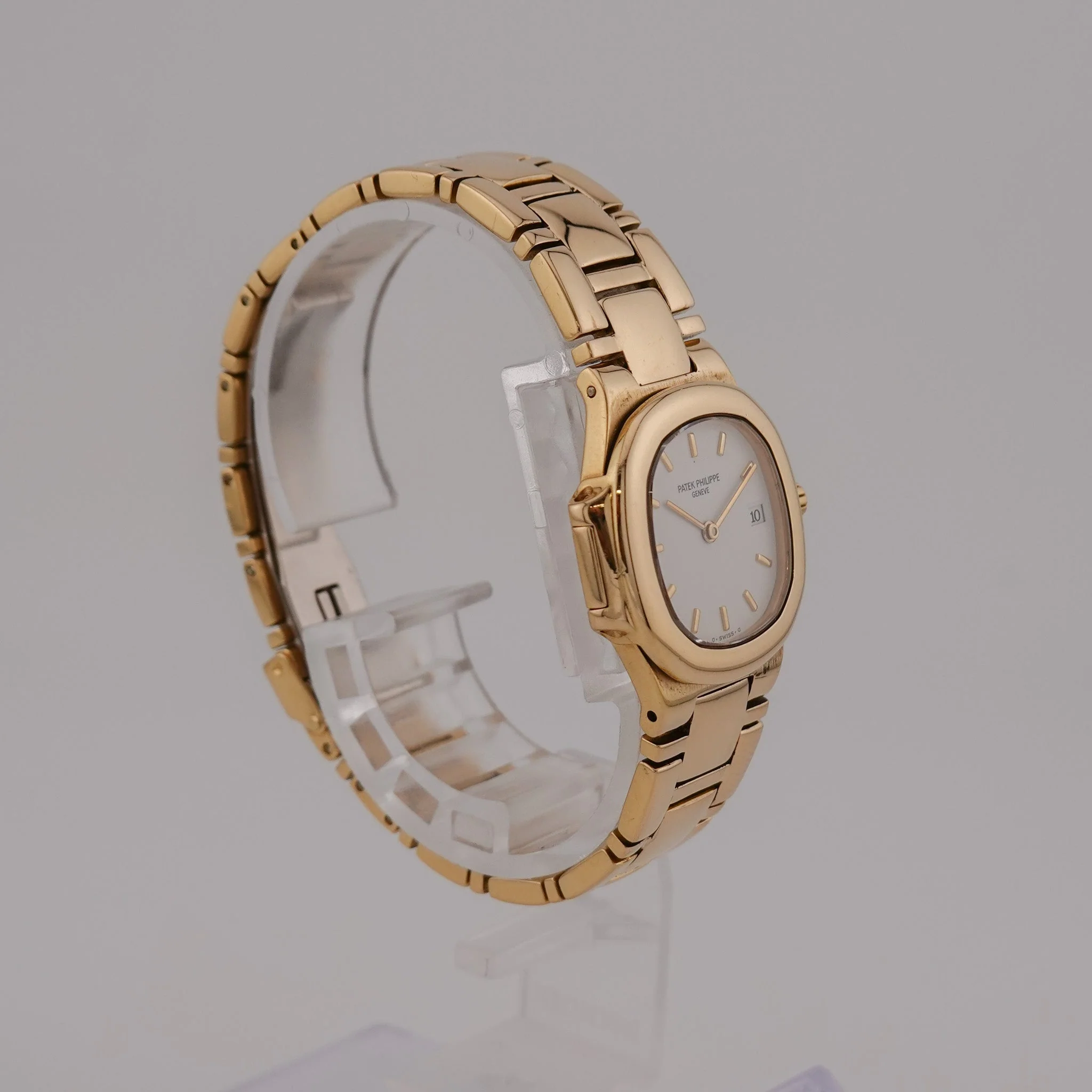 Patek Philippe Nautilus 4700/051 - 1990 - Image 2