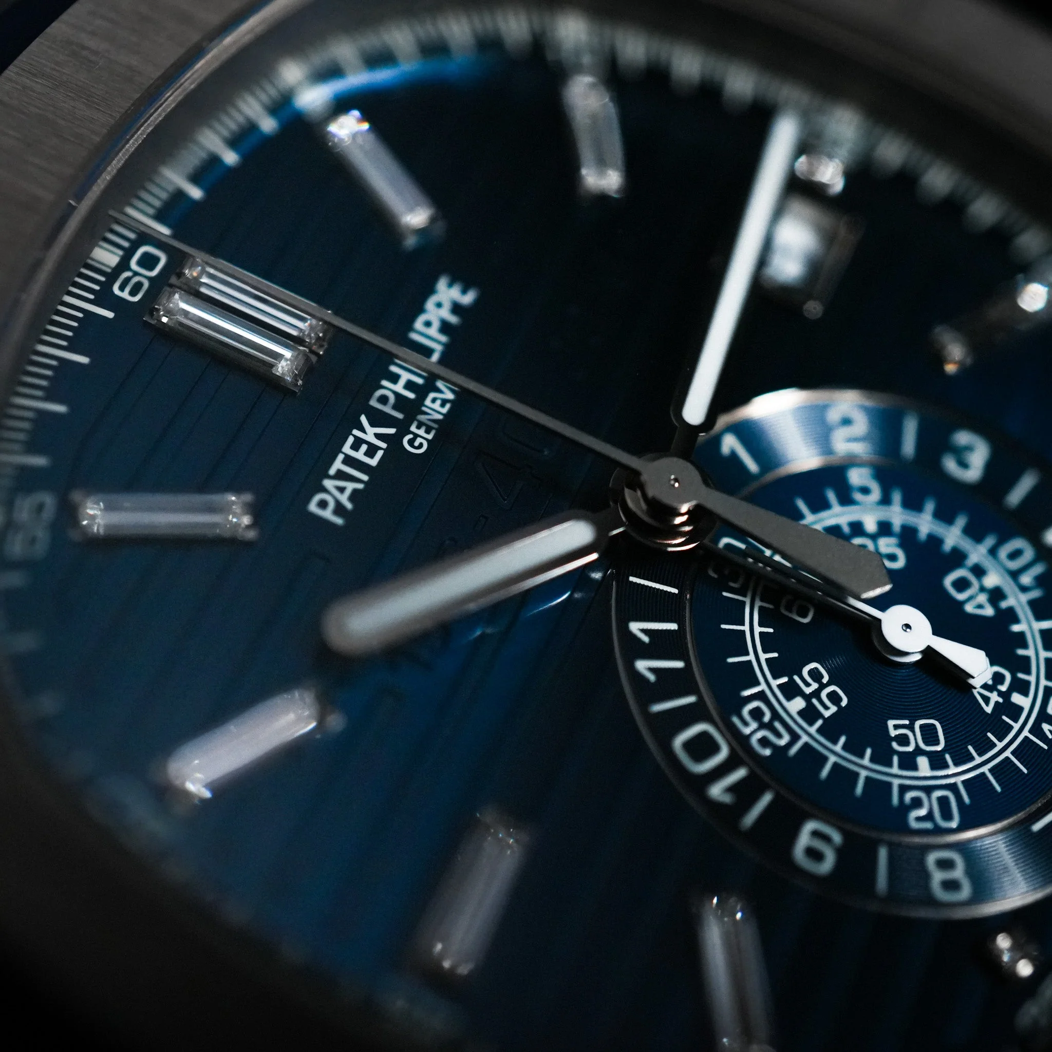 Patek Philippe Nautilus 5976/1G Chronograph 40th Anniversary - 2017 - Image 4