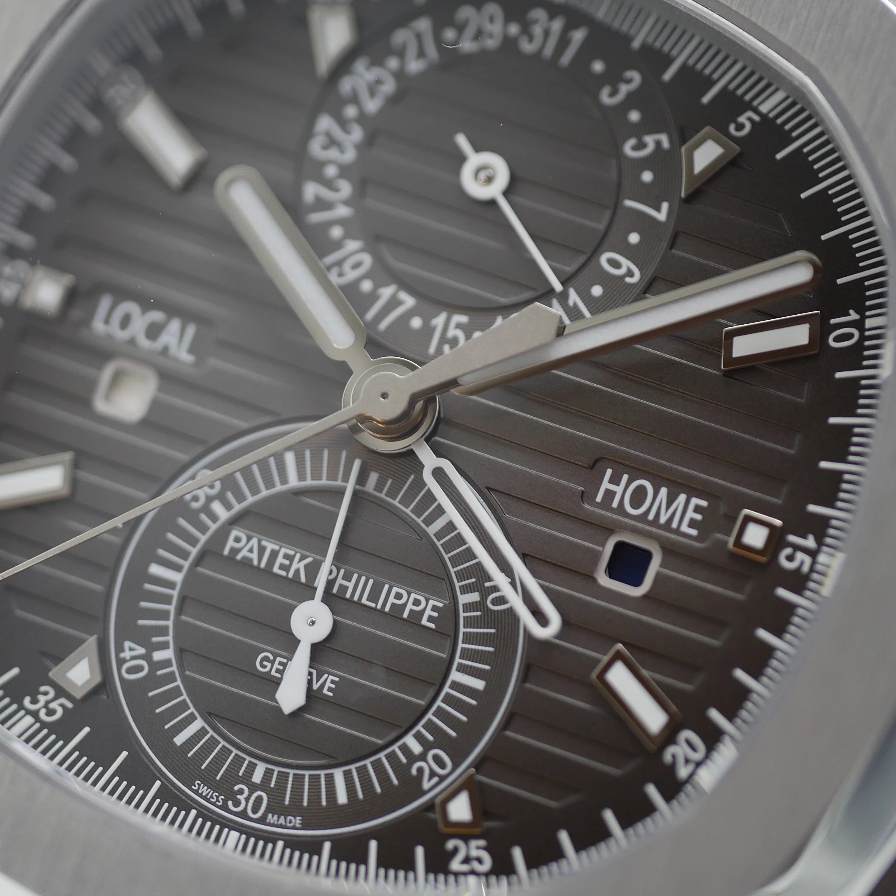 Patek Philippe Nautilus 5990/1A - 2016 - Image 11