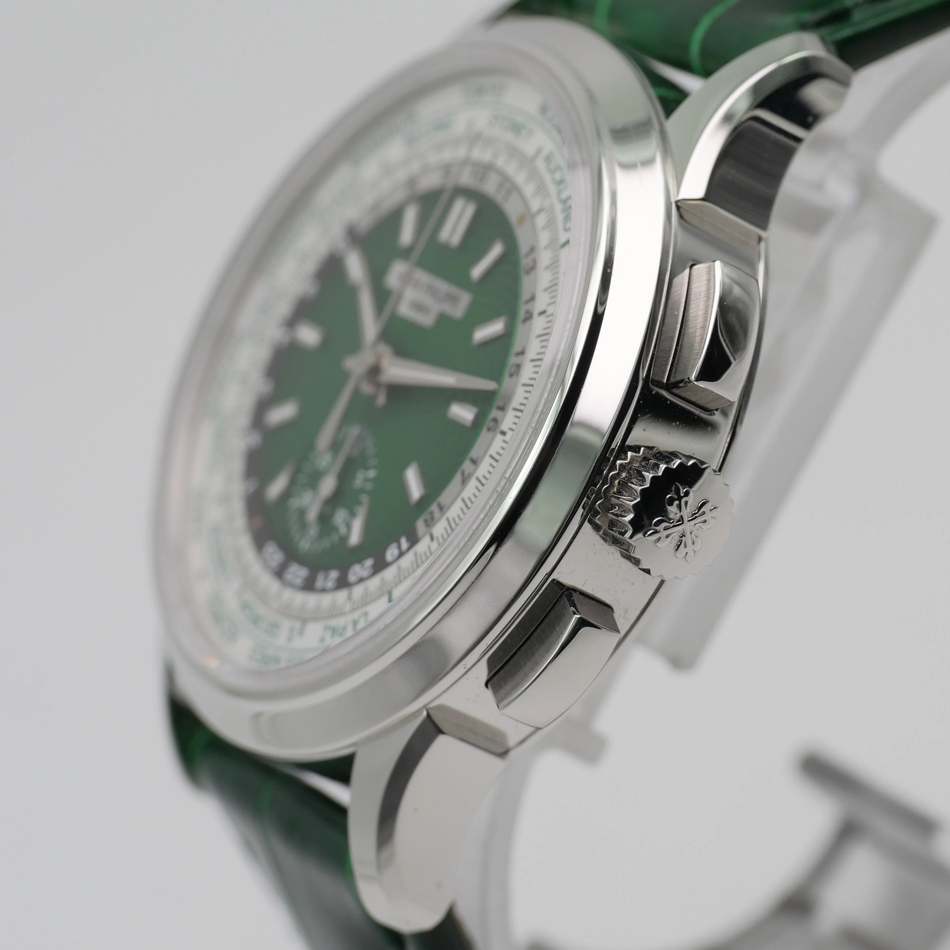 Patek Philippe World Time Flyback Chronograph Platin 5930P-001 - 2023 - Image 9