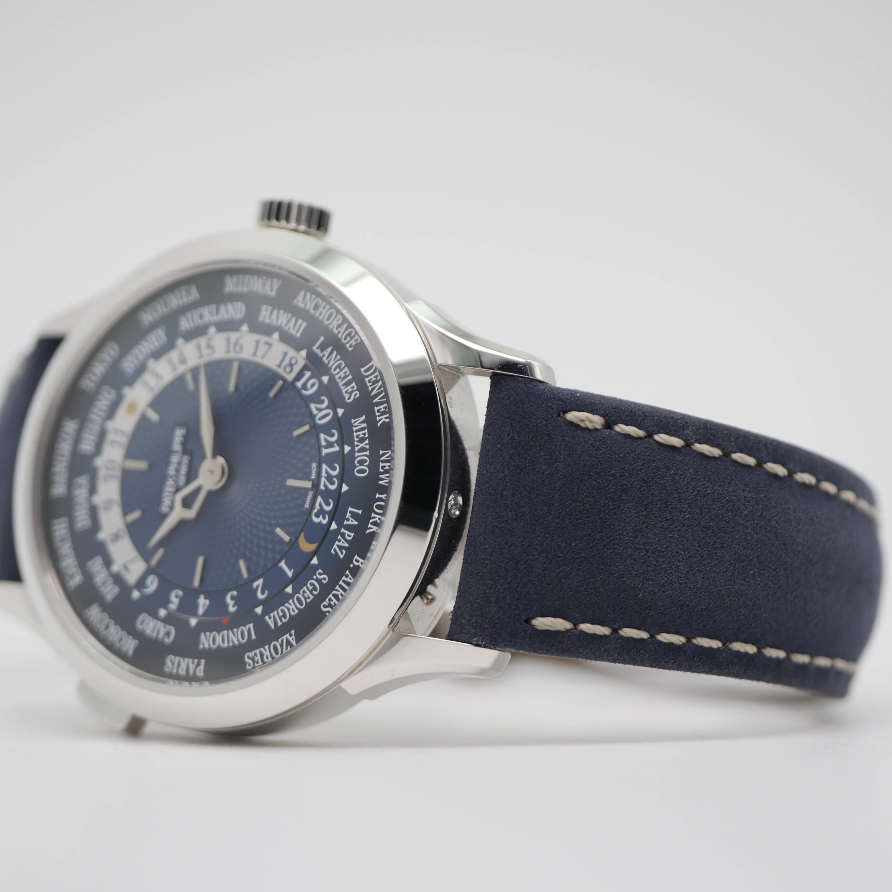 Patek Philippe World Time Platin 5230P-001 - 2022 - Image 2